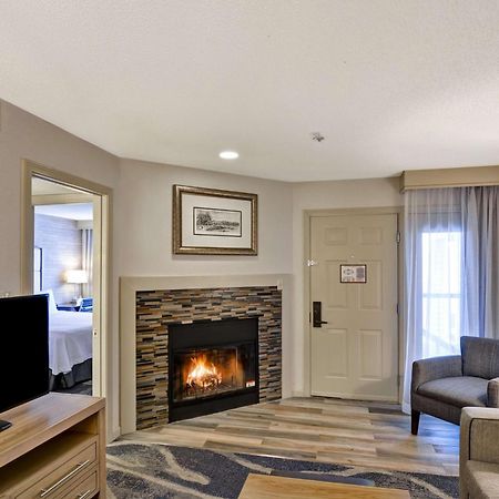Homewood Suites By Hilton Windsor Locks Hartford Exterior photo