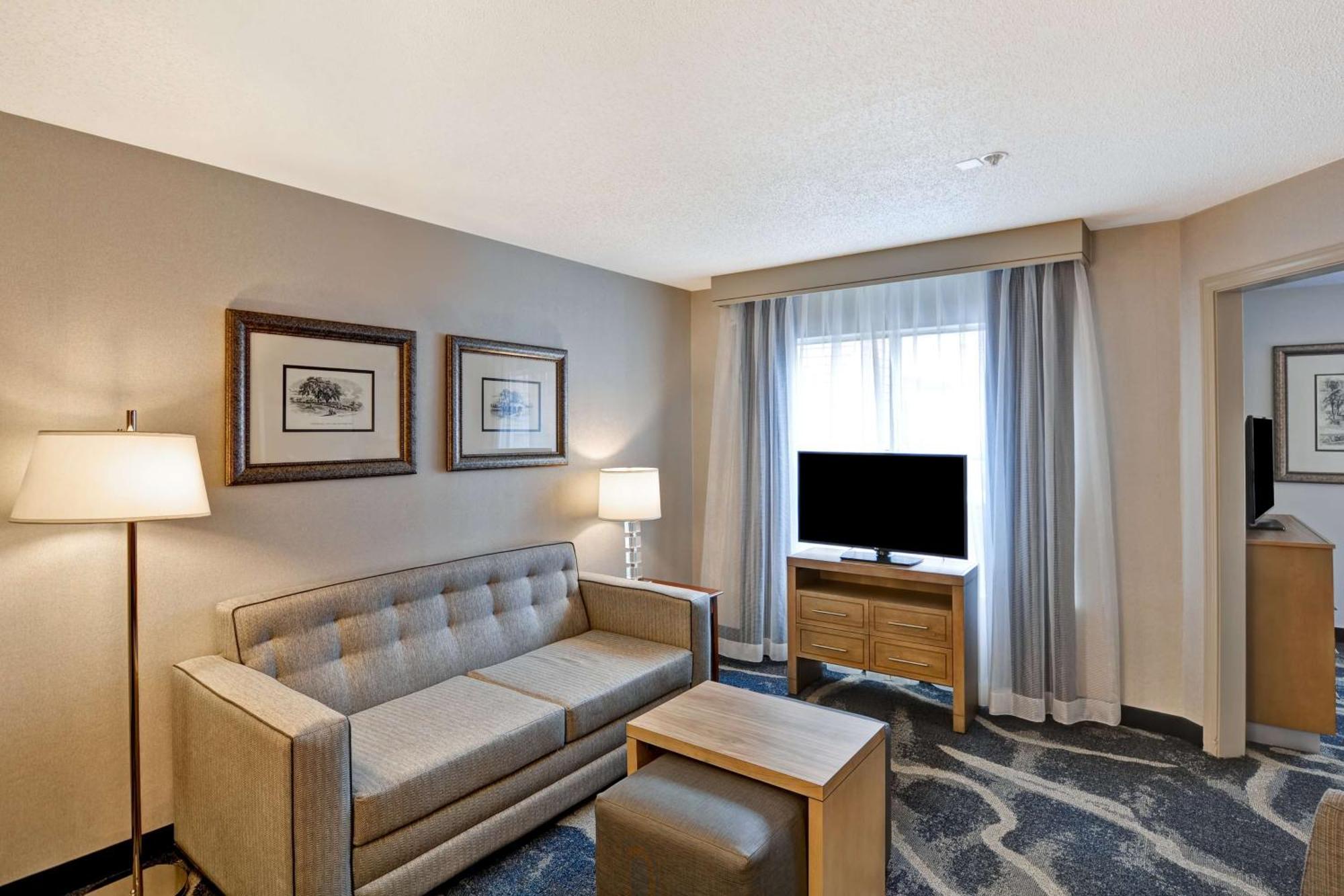 Homewood Suites By Hilton Windsor Locks Hartford Exterior photo