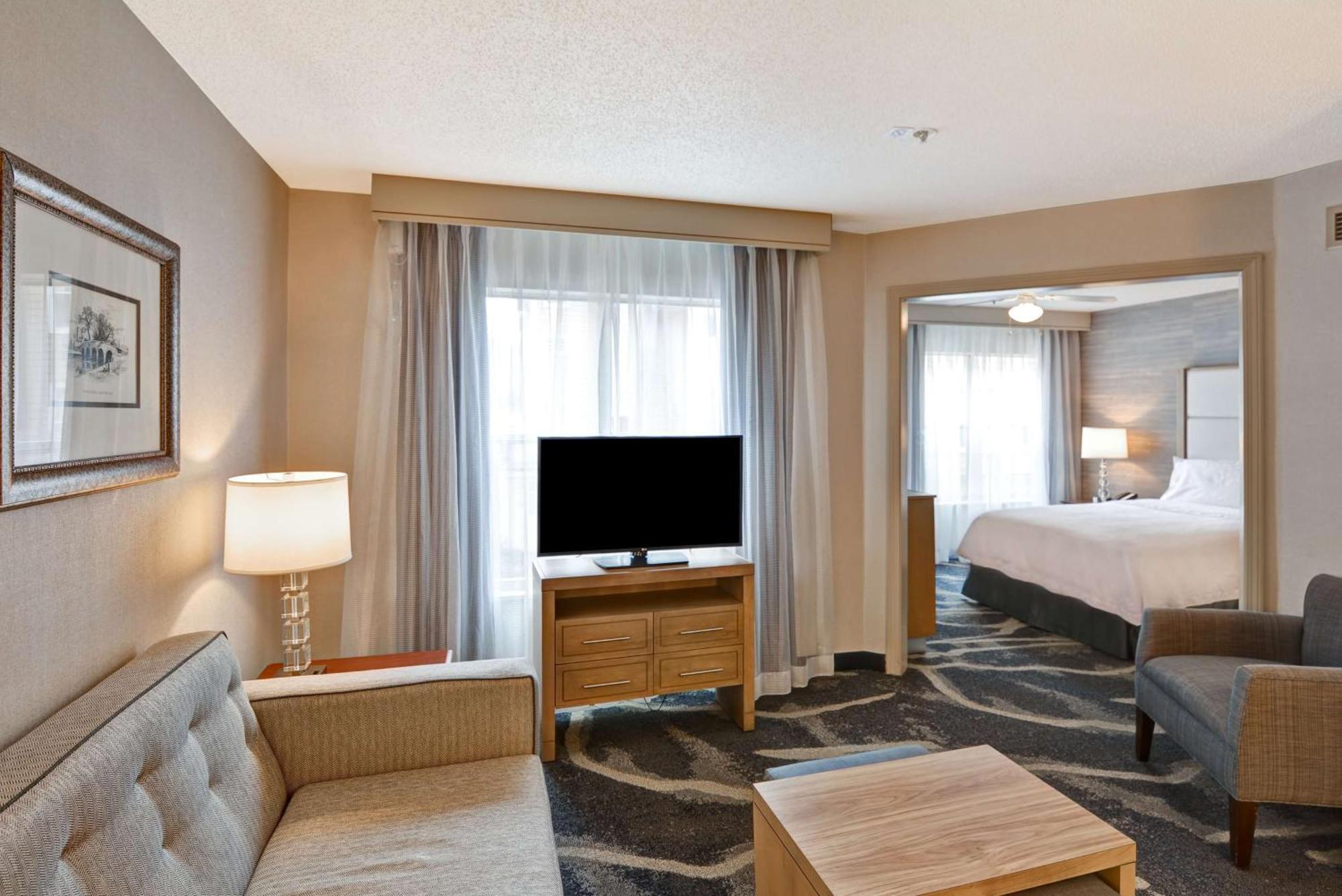 Homewood Suites By Hilton Windsor Locks Hartford Exterior photo