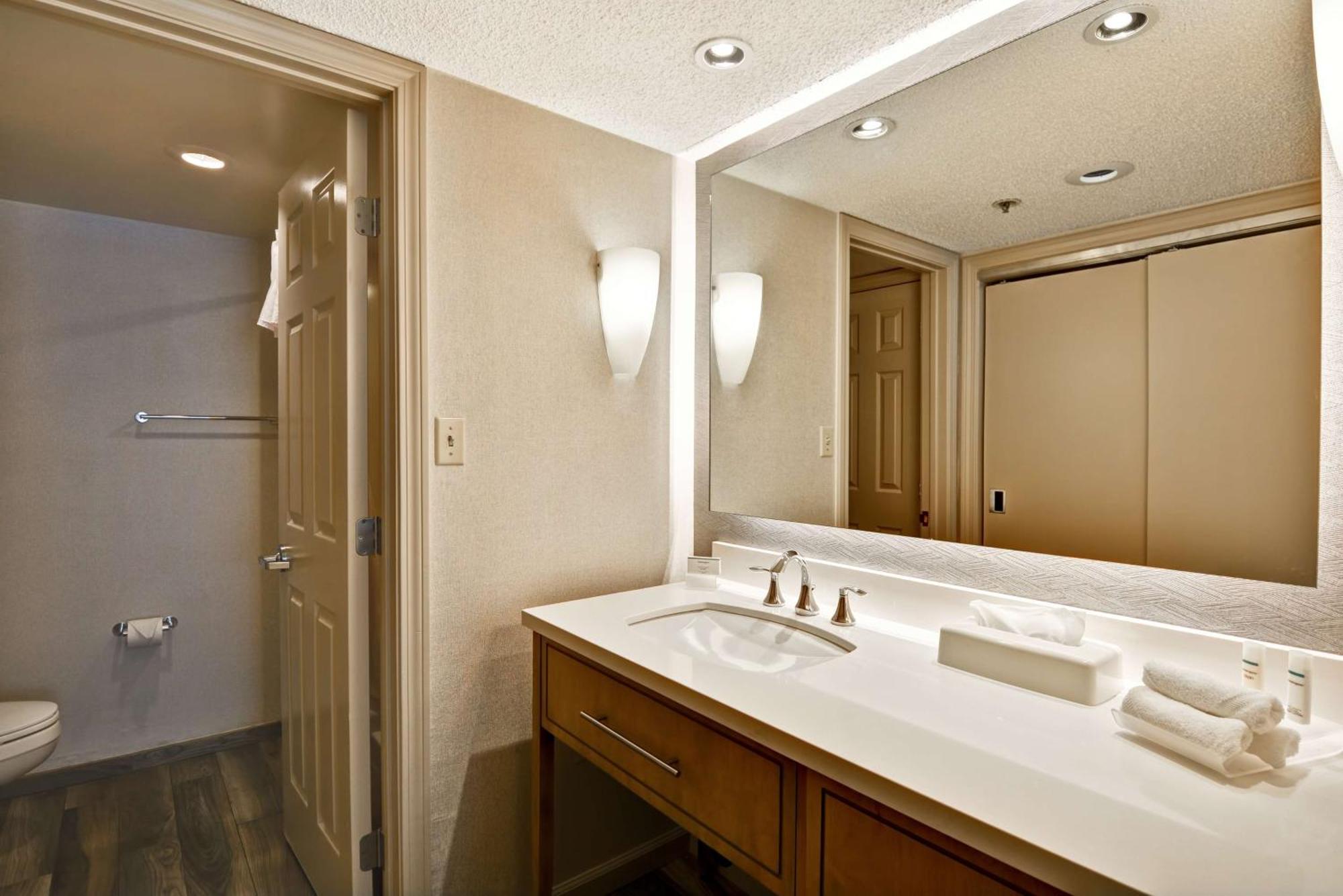 Homewood Suites By Hilton Windsor Locks Hartford Exterior photo