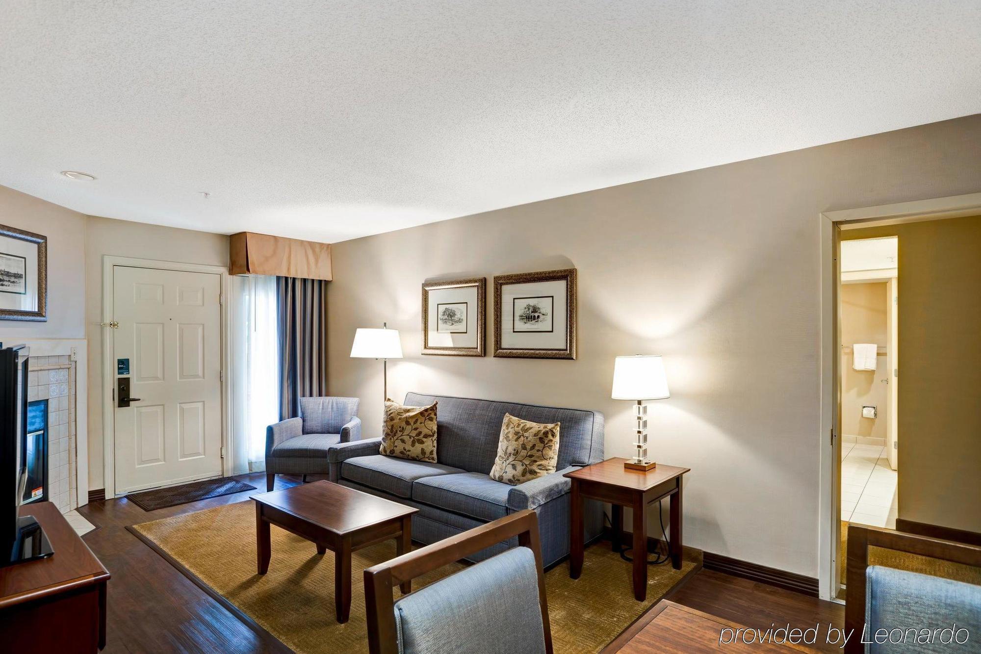 Homewood Suites By Hilton Windsor Locks Hartford Exterior photo