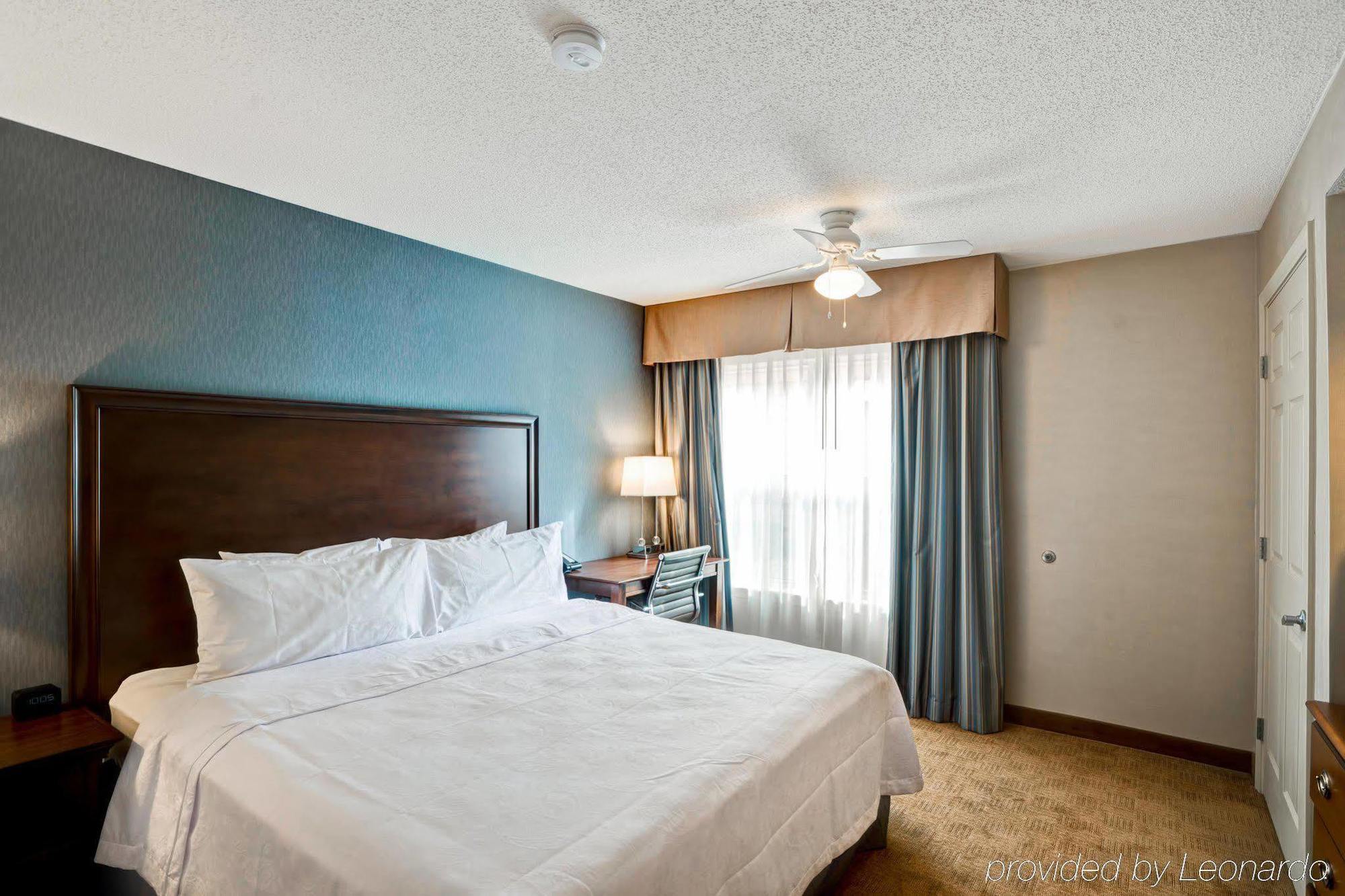 Homewood Suites By Hilton Windsor Locks Hartford Exterior photo