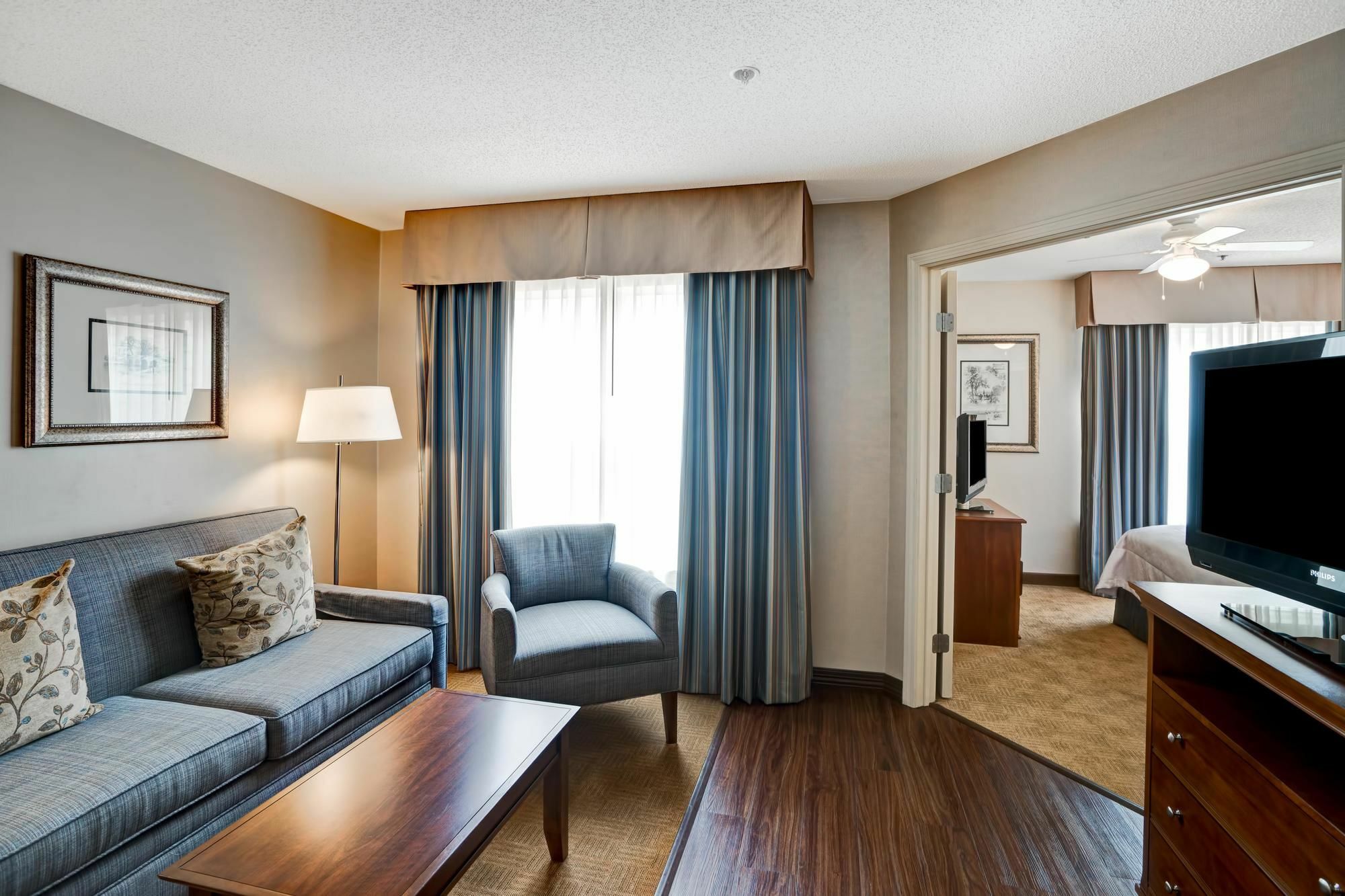 Homewood Suites By Hilton Windsor Locks Hartford Exterior photo